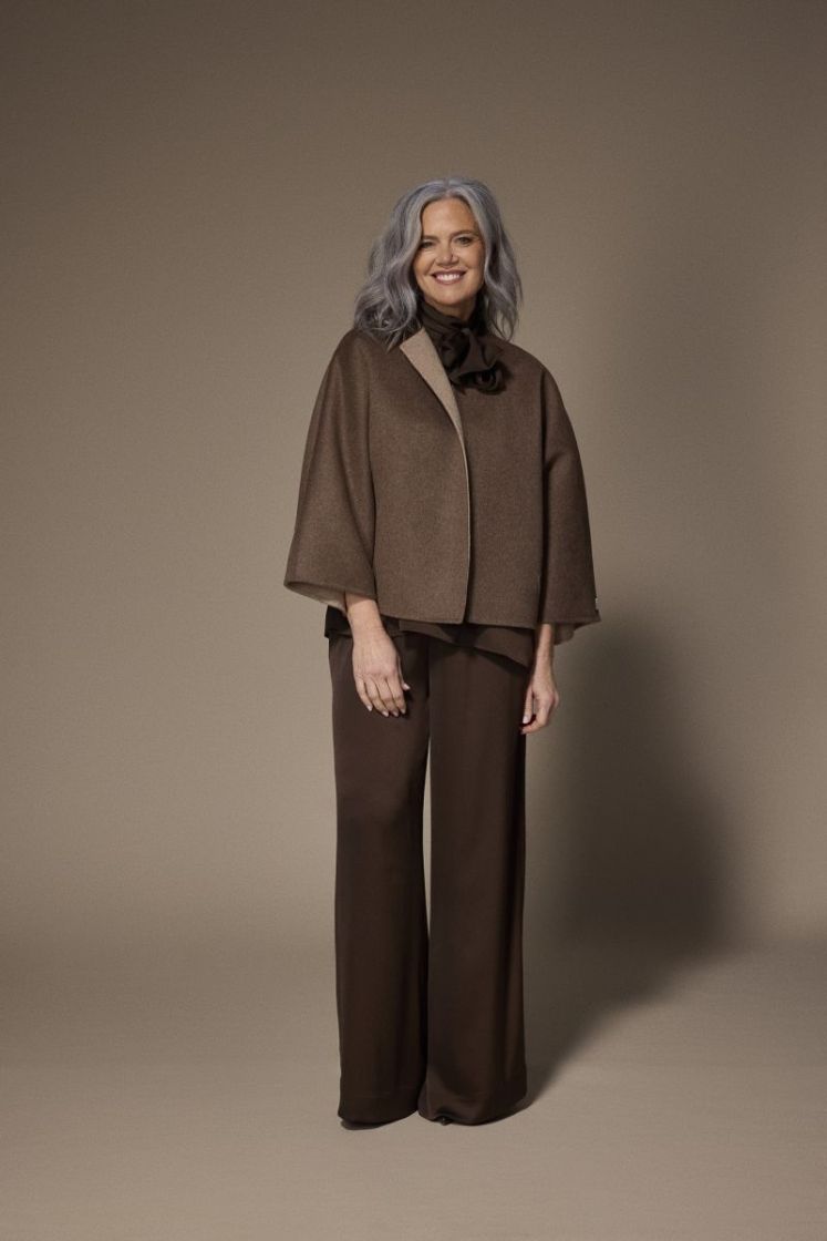 CAROLE Cape 040 Brown