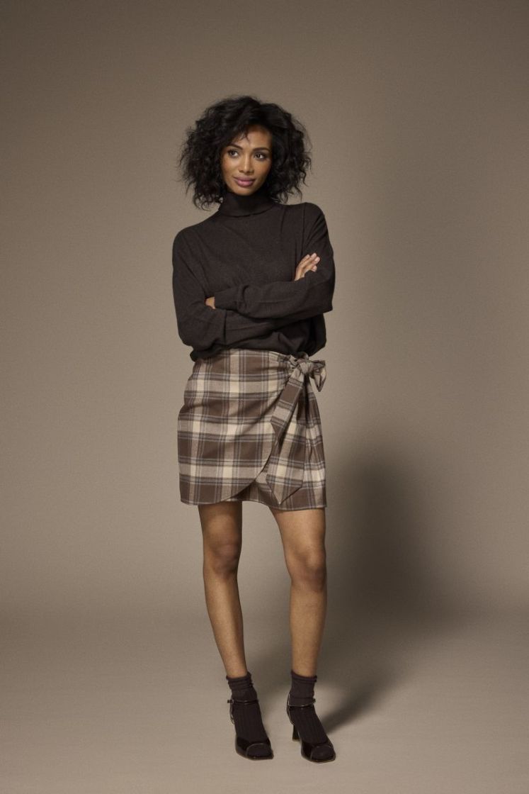 SELAH Turtleneck 040 Dark Brown